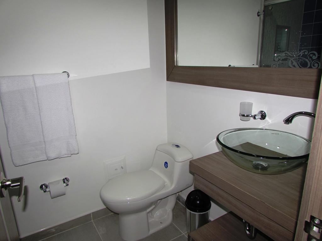 Aw Hotel Plaza Miranda Bogotá Pokój zdjęcie